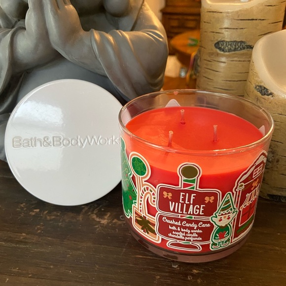 BBW Crushed candy cane candle - Picture 2 of 2
